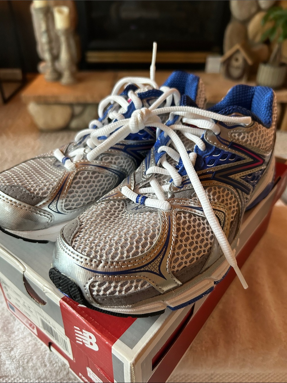 New Balance Women’s Silver and Blue Running Sneakers, Size 6W, NWT, W940WB2